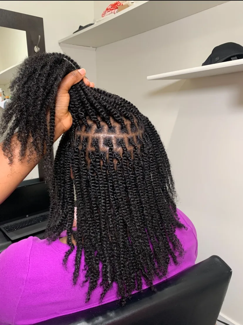 Small Kinky twists