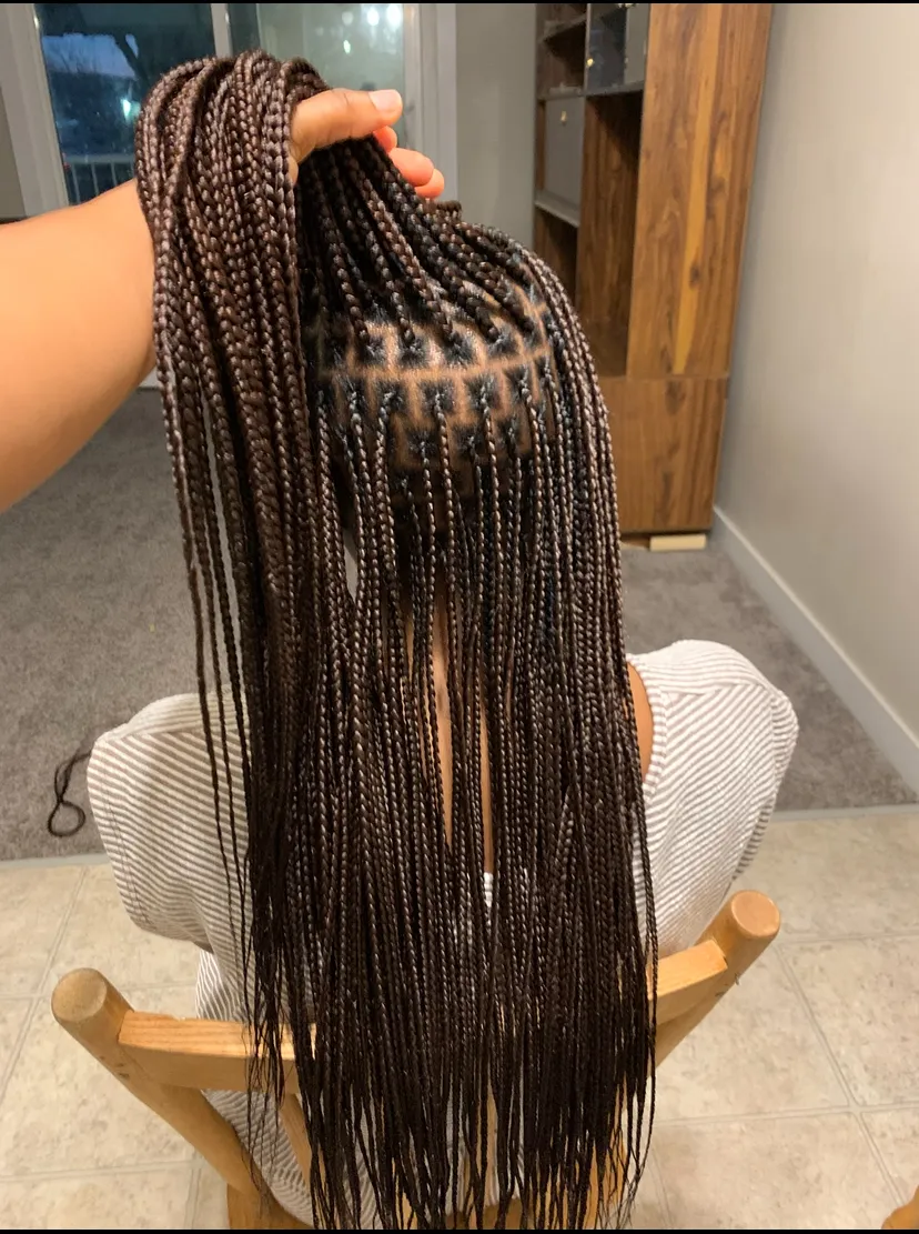 Smedium knotless box braids
